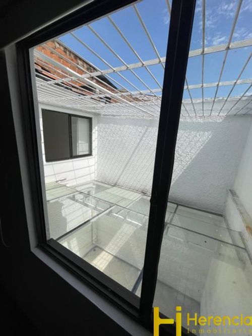 Casa de 5 alcobas en venta en Las Violetas, Medellín, 268 m² · foto 13 de 24