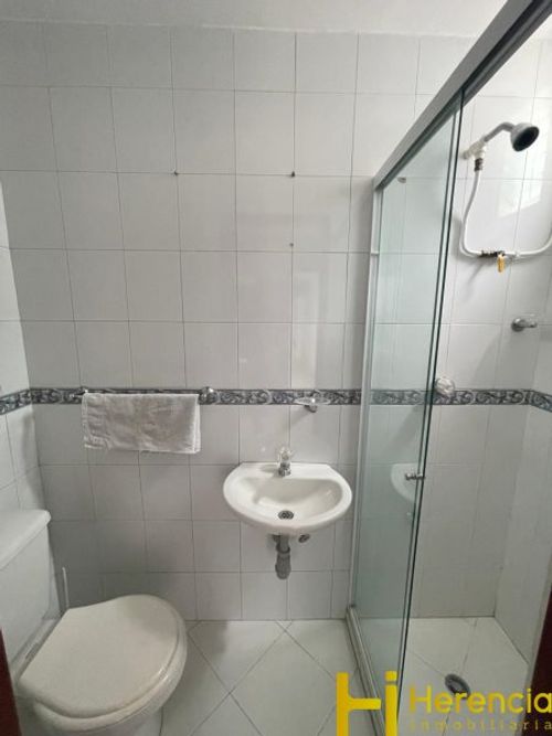 Casa de 5 alcobas en venta en Las Violetas, Medellín, 268 m² · foto 21 de 24