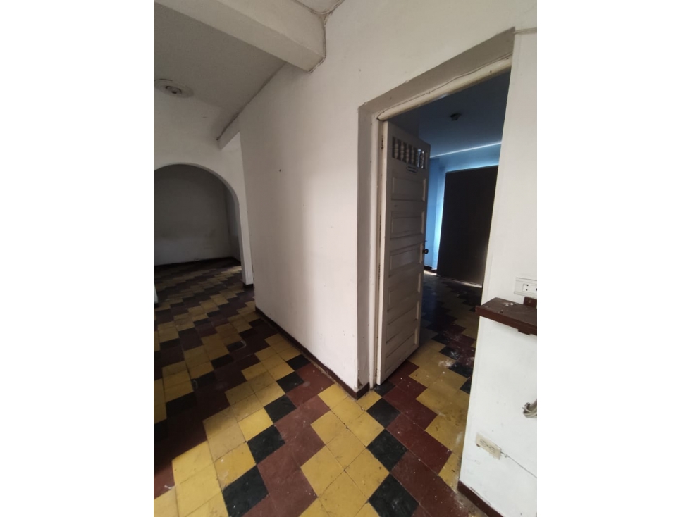 Casa de 7 alcobas en venta en Los Angeles, Medellín, 250 m² · foto 9 de 20