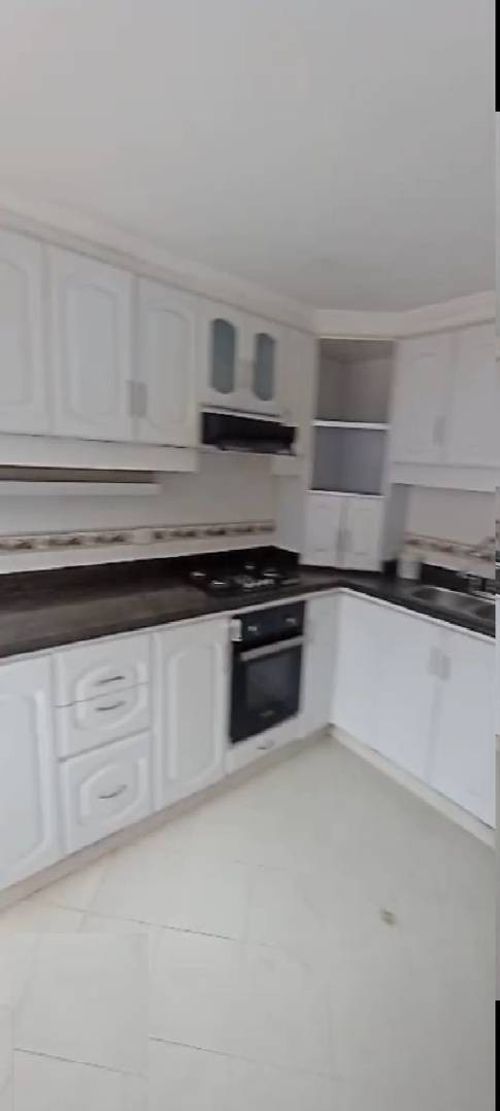 Casa de 4 alcobas en venta en Alhambra, Bogotá, 380 m² · foto 9 de 24