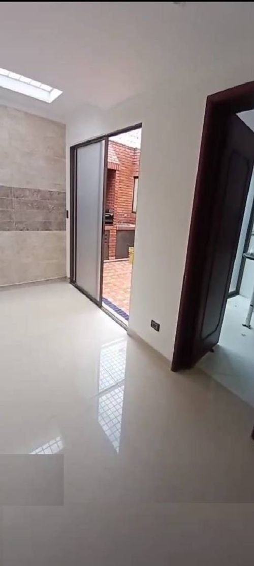 Casa de 4 alcobas en venta en Alhambra, Bogotá, 380 m² · foto 10 de 24