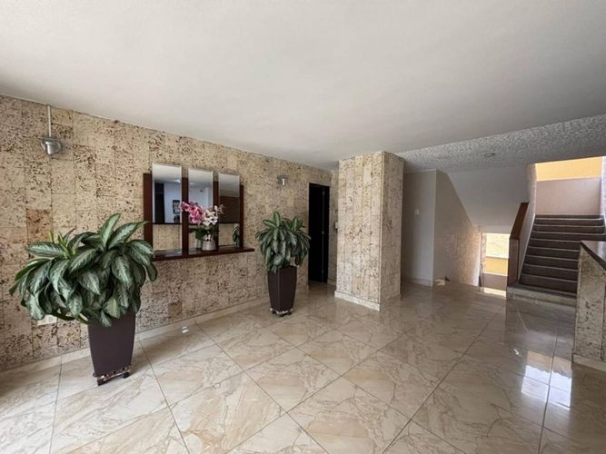 Apartamento de 4 alcobas en venta en Sotomayor, Bucaramanga, 260 m² · foto 2 de 11