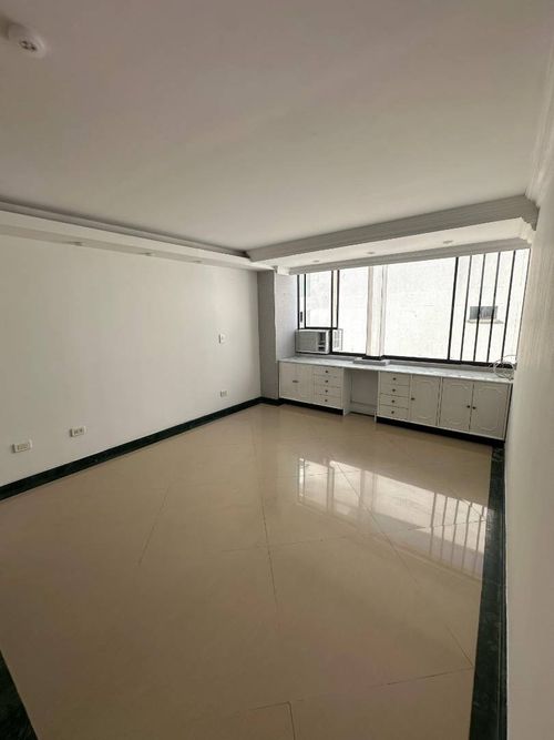 Apartamento de 4 alcobas en venta en Sotomayor, Bucaramanga, 260 m² · foto 3 de 11