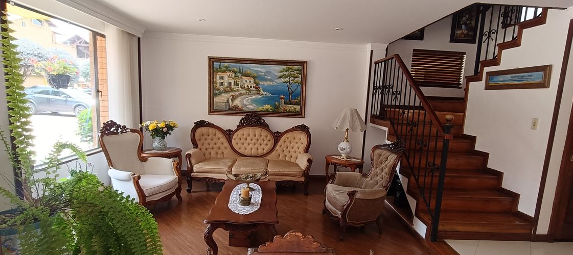Casa de 3 alcobas en venta en Laura Vicuña, Chía, 270 m² · foto 3 de 20