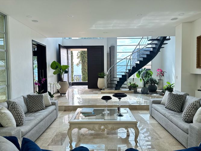 Casa de 5 alcobas en venta en El Poblado, Medellín, 600 m² · foto 6 de 19