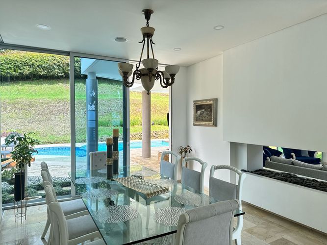 Casa de 5 alcobas en venta en El Poblado, Medellín, 600 m² · foto 10 de 19