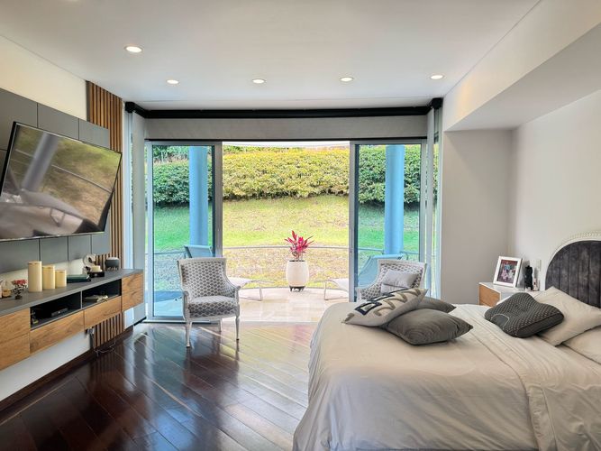 Casa de 5 alcobas en venta en El Poblado, Medellín, 600 m² · foto 15 de 19