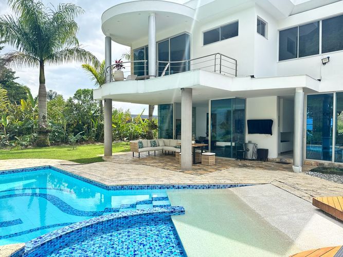 Casa de 5 alcobas en venta en El Poblado, Medellín, 600 m² · foto 16 de 19