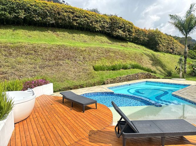 Casa de 5 alcobas en venta en El Poblado, Medellín, 600 m² · foto 19 de 19