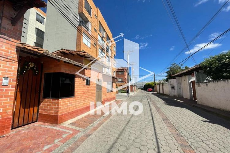 Casa de 3 alcobas en venta en Bachue, Chía, 180 m² · foto 2 de 24