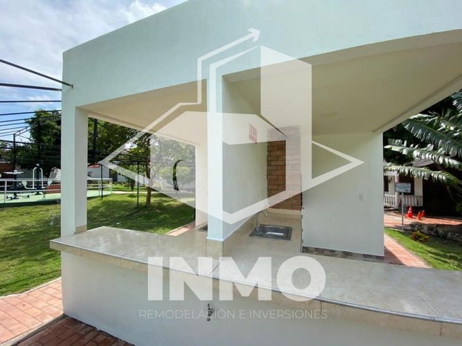 Casa de 3 alcobas en venta en Granada, Girardot, 180 m² · foto 2 de 19