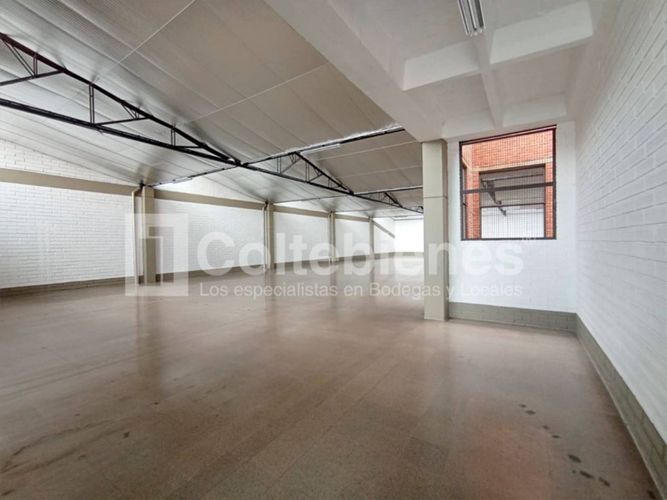 Local en arriendo en El Poblado, Medellín, 641 m² · foto 3 de 17