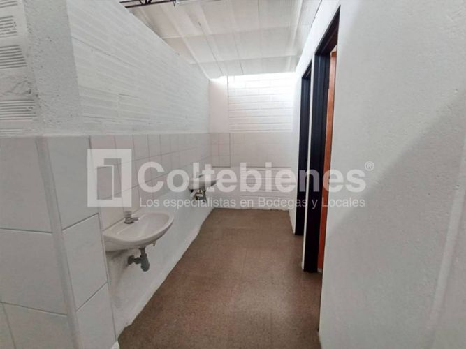 Local en arriendo en El Poblado, Medellín, 641 m² · foto 12 de 17