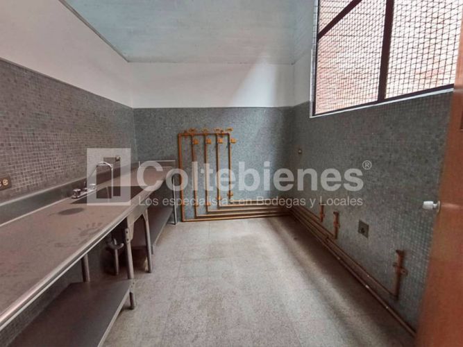 Local en arriendo en El Poblado, Medellín, 641 m² · foto 13 de 17