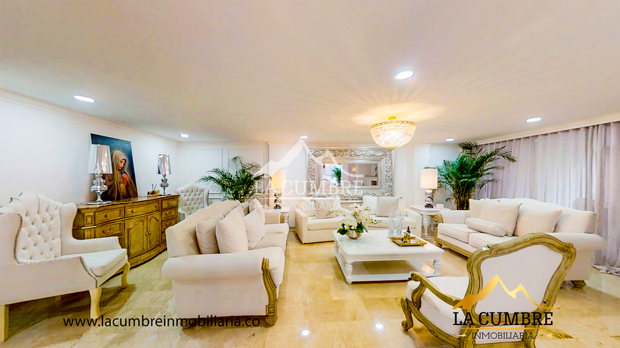 Casa de 5 alcobas en venta en Loma Del Escobero, Envigado, 438 m² · foto 3 de 20