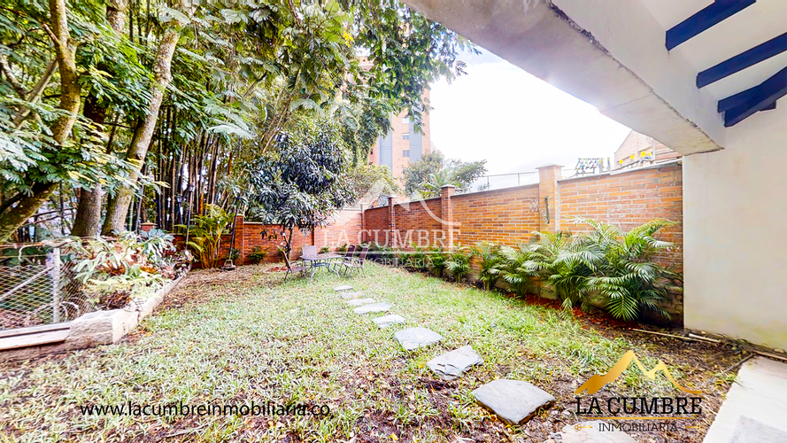 Casa de 5 alcobas en venta en Loma Del Escobero, Envigado, 438 m² · foto 12 de 20