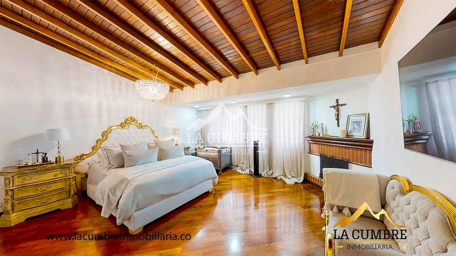 Casa de 5 alcobas en venta en Loma Del Escobero, Envigado, 438 m² · foto 18 de 20