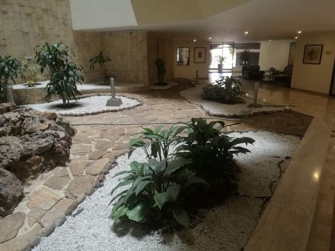 Apartamento de 5 alcobas en venta en Santa Barbara Central, Bogotá, 257 m² · foto 3 de 24