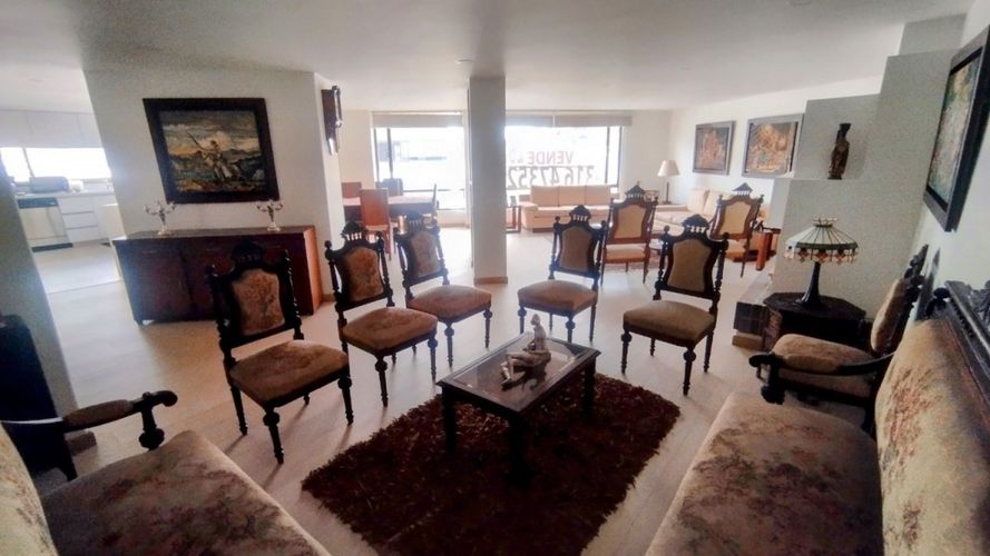 Apartamento de 5 alcobas en venta en Santa Barbara Central, Bogotá, 257 m² · foto 4 de 24