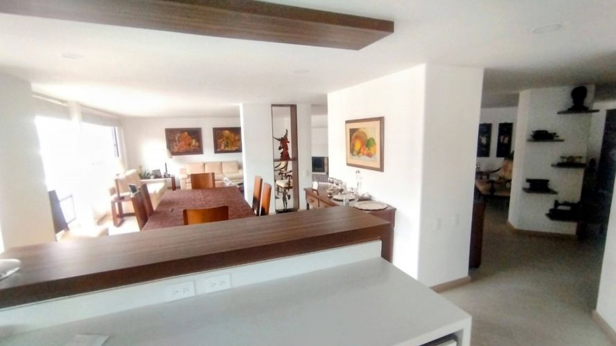Apartamento de 5 alcobas en venta en Santa Barbara Central, Bogotá, 257 m² · foto 9 de 24