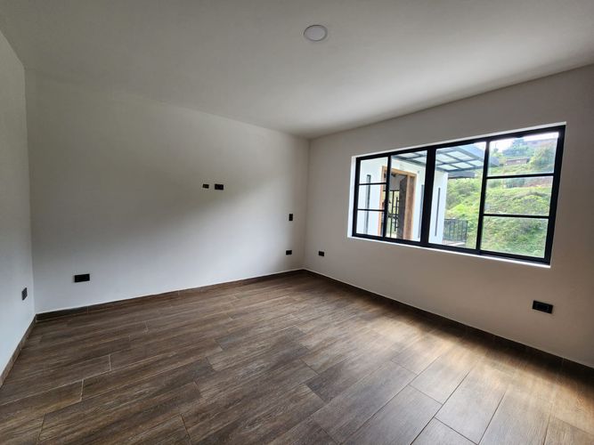 Casa de 4 alcobas en arriendo en Guarne, 350 m² · foto 5 de 12