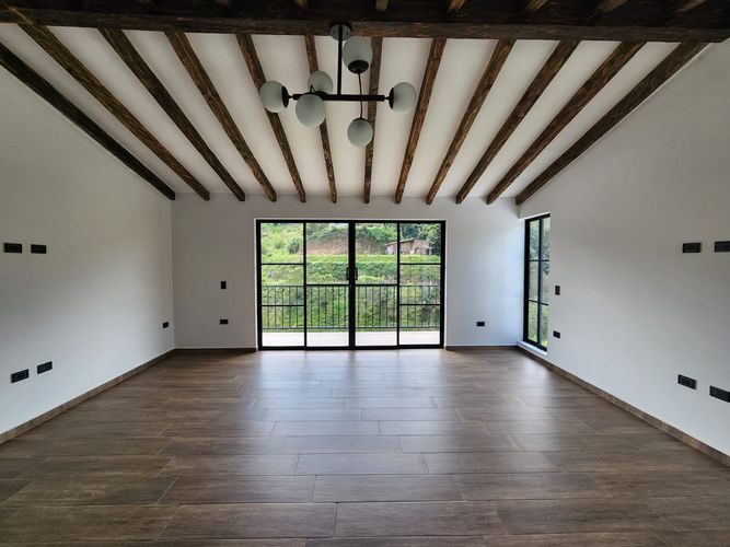 Casa de 4 alcobas en arriendo en Guarne, 350 m² · foto 6 de 12
