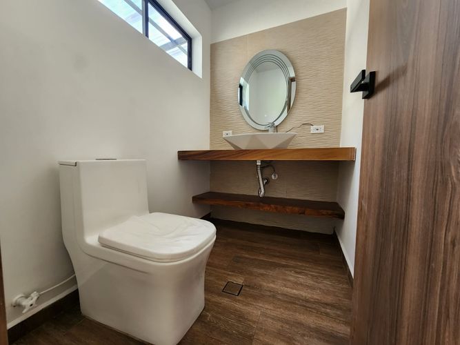 Casa de 4 alcobas en arriendo en Guarne, 350 m² · foto 8 de 12