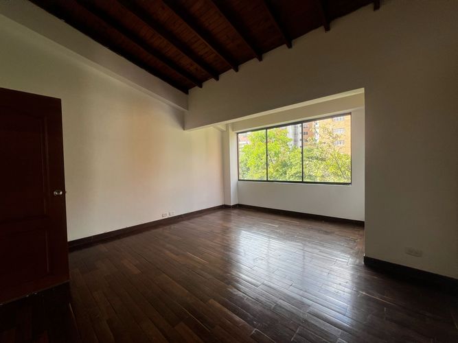 Apartamento de 4 alcobas en arriendo en Santa María De Los Ángeles, Medellín, 230 m² · foto 12 de 15