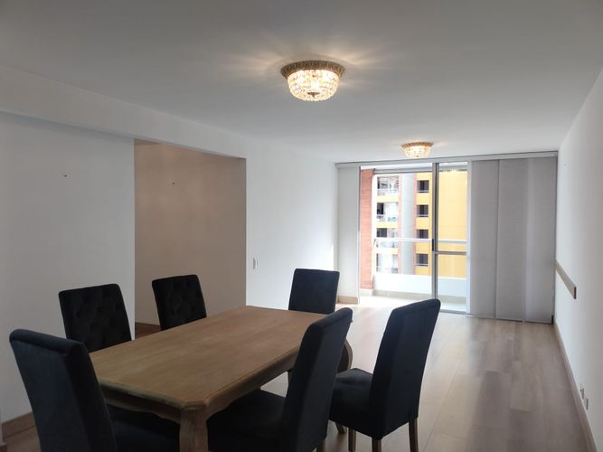 Apartamento de 2 alcobas en arriendo en El Poblado, Medellín, 69 m² · foto 2 de 16