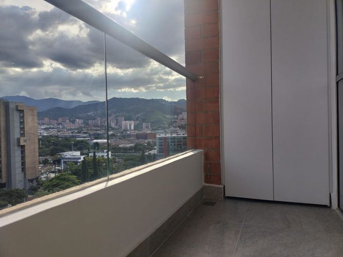 Apartamento de 2 alcobas en arriendo en El Poblado, Medellín, 69 m² · foto 14 de 16