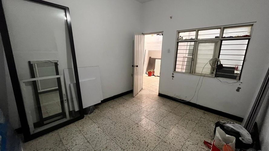 Casa de 9 alcobas en venta en Bretaña, Cali, 214 m² · foto 3 de 22