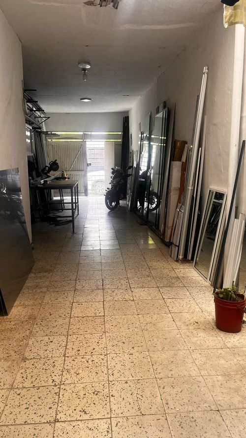 Casa de 9 alcobas en venta en Bretaña, Cali, 214 m² · foto 4 de 22
