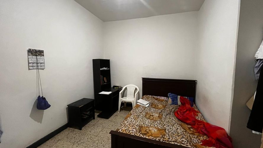 Casa de 9 alcobas en venta en Bretaña, Cali, 214 m² · foto 8 de 22