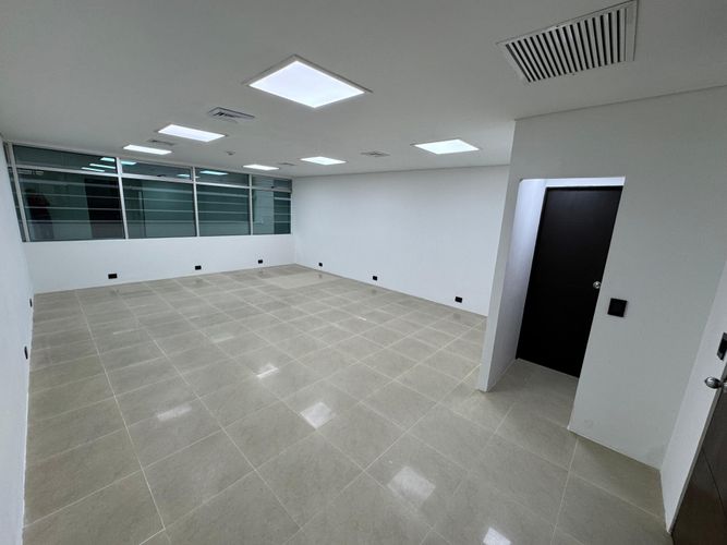 Oficina en venta en Santa Monica, Cali, 40 m² · foto 8 de 9