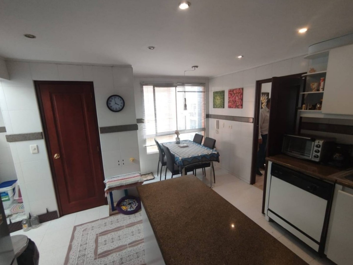 Apartamento en venta en Santa Barbara Occidental, Bogotá · foto 16 de 24