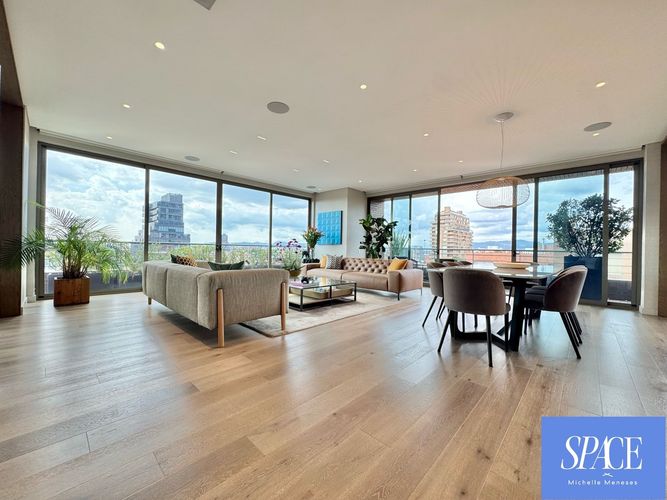 Apartamento de 4 alcobas en venta en Chico, Bogotá, 599 m² · foto 4 de 24