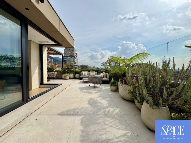 Apartamento de 4 alcobas en venta en Chico, Bogotá, 599 m² · foto 11 de 24