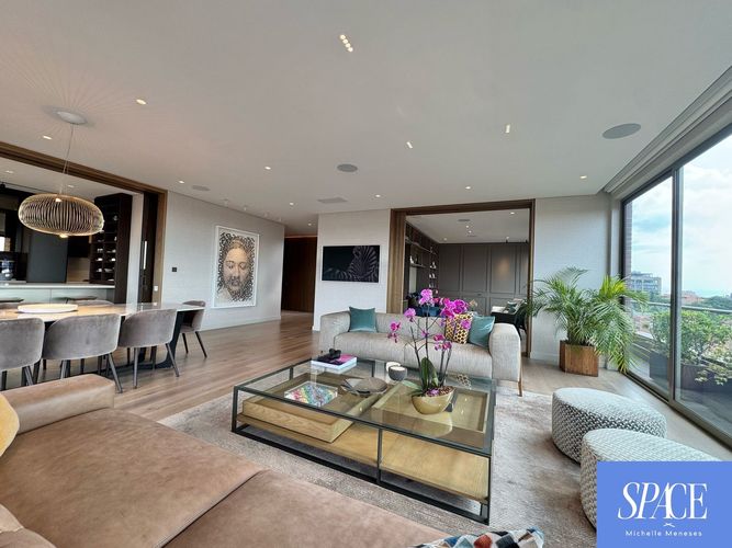 Apartamento de 4 alcobas en venta en Chico, Bogotá, 599 m² · foto 16 de 24