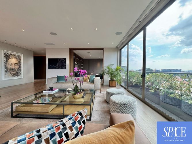 Apartamento de 4 alcobas en venta en Chico, Bogotá, 599 m² · foto 19 de 24
