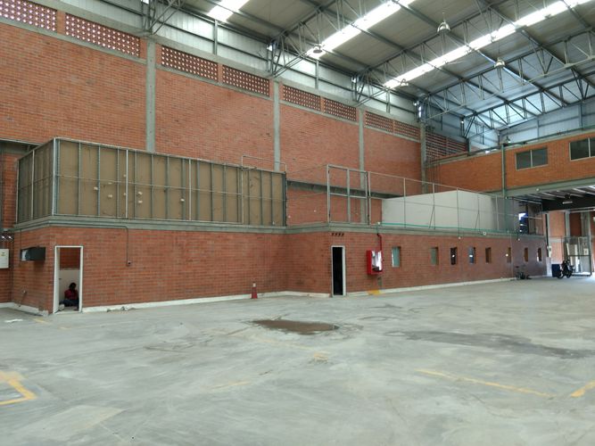 Bodega en arriendo en Brisas De Los Alamos, Cali · foto 10 de 24