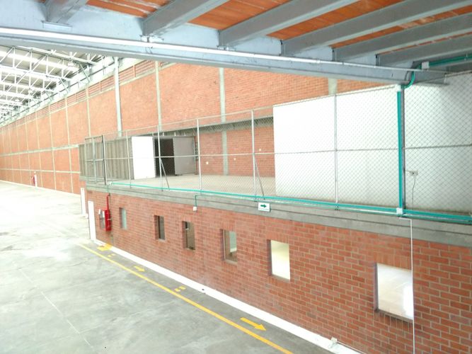 Bodega en arriendo en Brisas De Los Alamos, Cali · foto 11 de 24