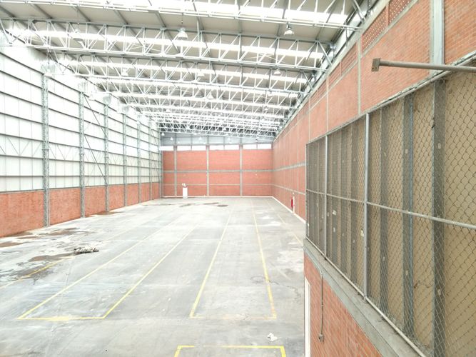 Bodega en arriendo en Brisas De Los Alamos, Cali · foto 3 de 24