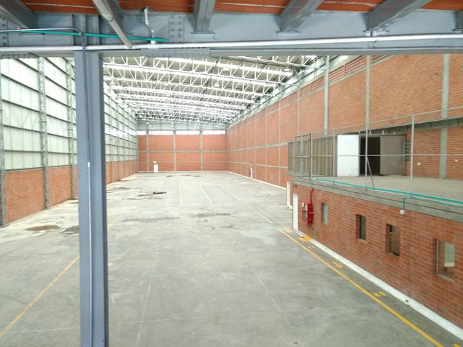Bodega en arriendo en Brisas De Los Alamos, Cali · foto 9 de 24