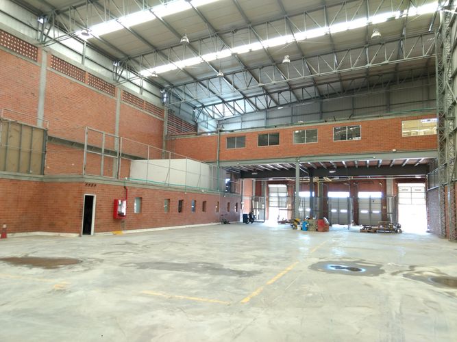 Bodega en arriendo en Brisas De Los Alamos, Cali · foto 12 de 24