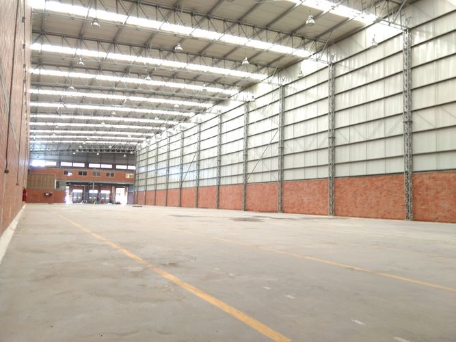 Bodega en arriendo en Brisas De Los Alamos, Cali · foto 2 de 24