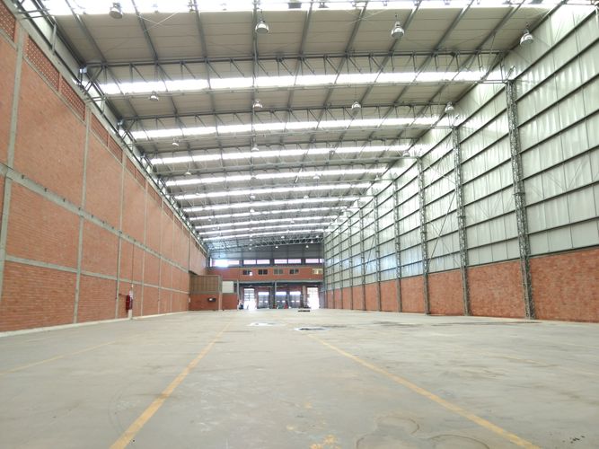 Bodega en arriendo en Brisas De Los Alamos, Cali · foto 4 de 24