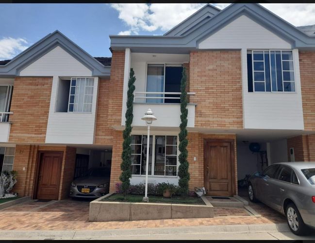 Casa de 3 alcobas en venta en Centro, Floridablanca, 152 m² · foto 3 de 20