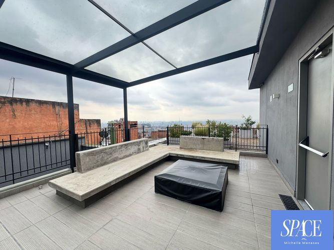 Apartamento de 2 alcobas en venta en Los Rosales, Bogotá, 141 m² · foto 11 de 24