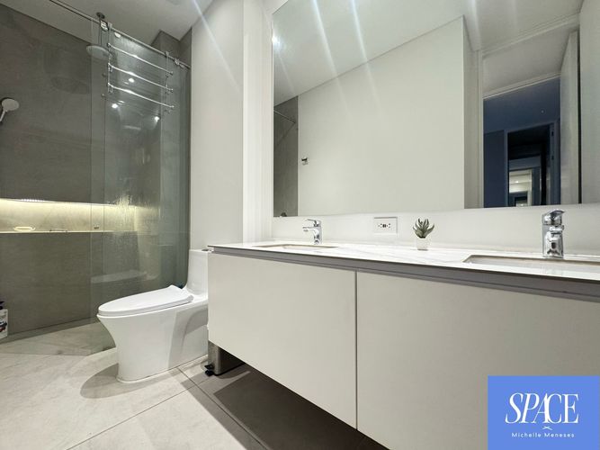 Apartamento de 2 alcobas en venta en Los Rosales, Bogotá, 141 m² · foto 16 de 24