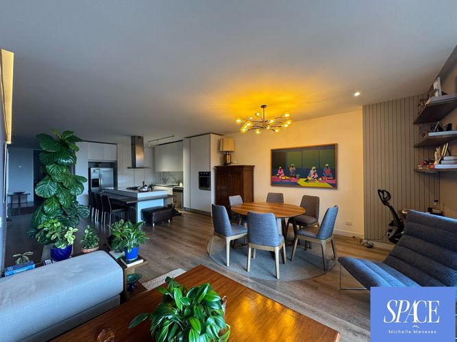 Apartamento de 2 alcobas en venta en Los Rosales, Bogotá, 141 m² · foto 2 de 24